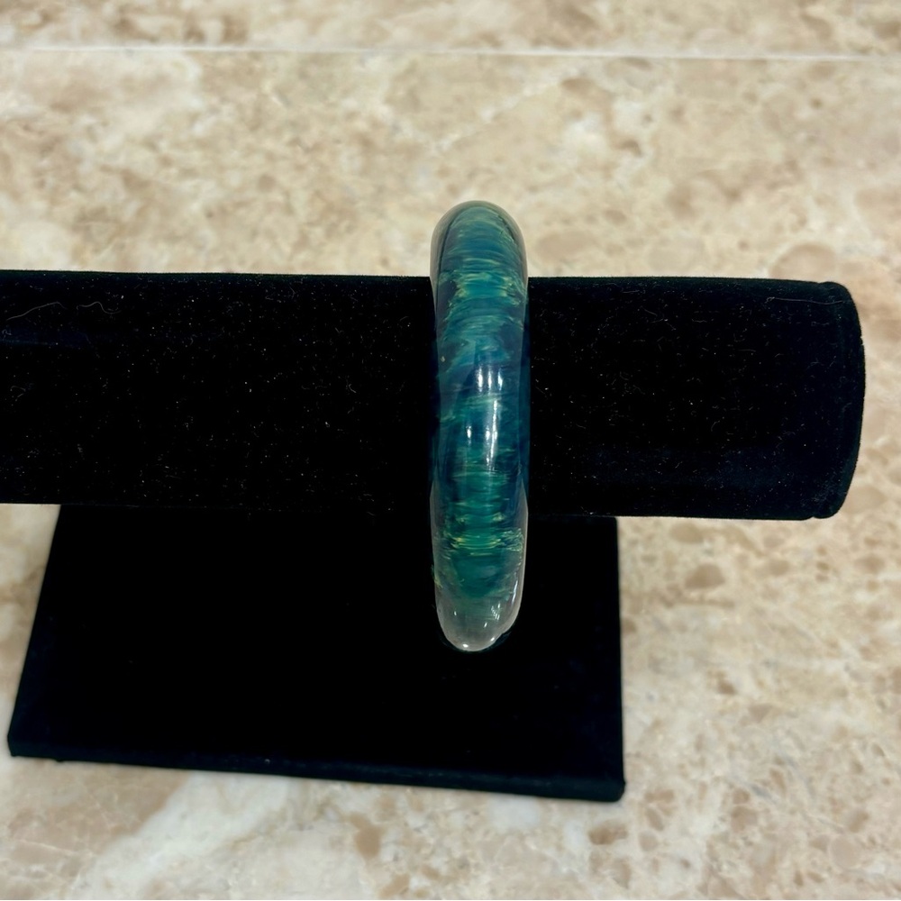 Vintage Blue Moon Green Yellow Marbled Bakelite Bangle Bracelet - Picture 5 of 9